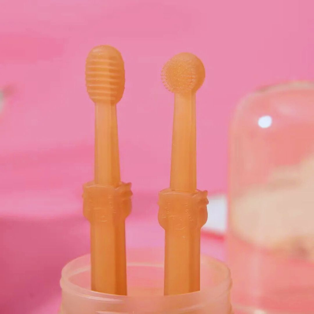 Silicone dog toothbrush set with travel case