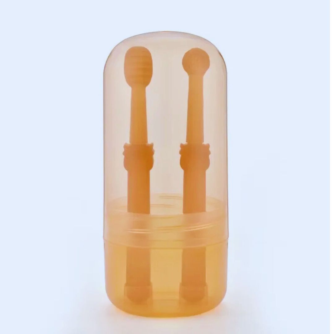 Silicone dog toothbrush set with travel case