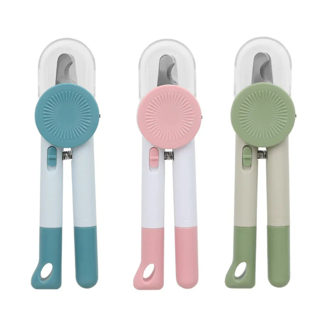 Claw clippers for dogs and cats with safety cap and non-slip handle