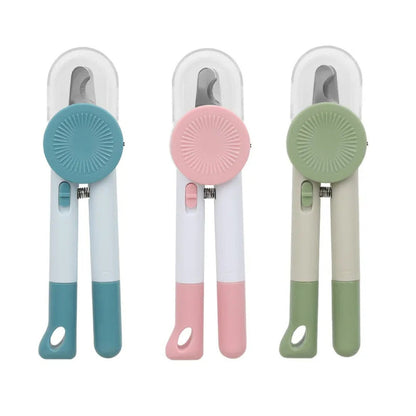 Claw clippers for dogs and cats with safety cap and non-slip handle