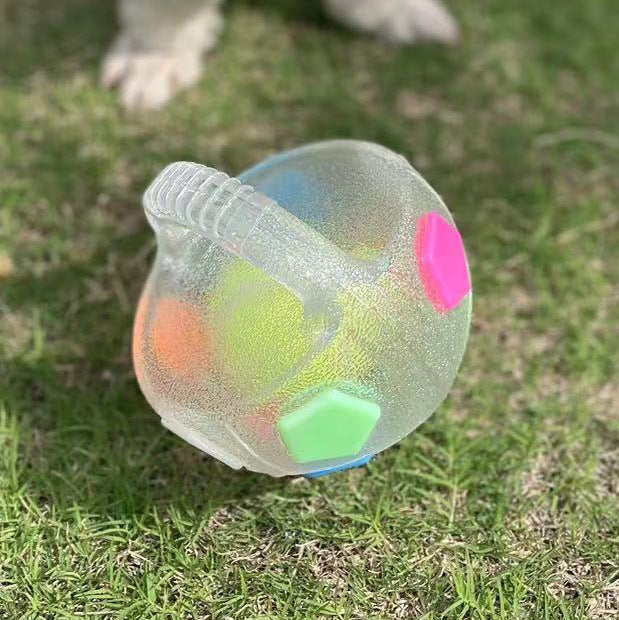 Robust toy ball for relieving stress in dogs